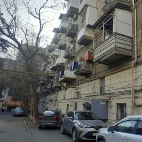 In Baku 60.0 m² apartment is for rent - Image 2