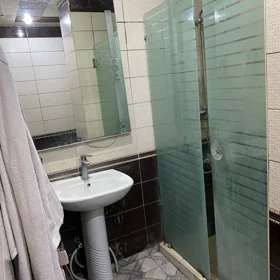 In Baku 110.0 m² apartment is for sale - Image 3