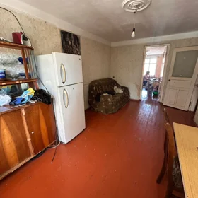 In Baku 70.0 m² apartment is for sale - Image 3