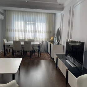 In Baku 110.0 m² apartment is for sale - Image 5