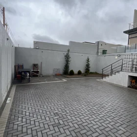 In Baku 250.0 m² house with 6.0 rooms is for sale - Image 3