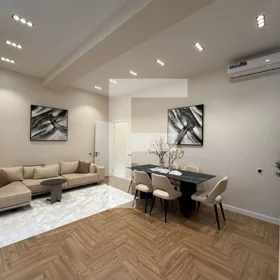 In Baku 90.0 m² apartment is for rent - Image 2