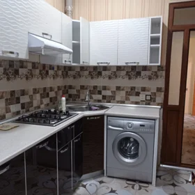 In Baku 90.0 m² apartment is for rent - Image 3