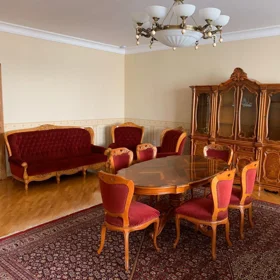 In Baku 200.0 m² apartment is for rent - Image 2