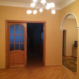 In Baku 200.0 m² apartment is for rent - Image 5