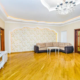 In Baku 200.0 m² apartment is for rent - Image 3