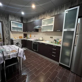 In Baku 80.0 m² apartment is for rent - Image 2