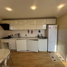 In Baku 115.0 m² apartment is for rent - Image 4