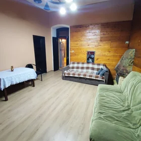 In Baku 85.0 m² house with 3.0 rooms is for rent