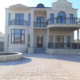 In Baku 400.0 m² house with 6.0 rooms is for rent