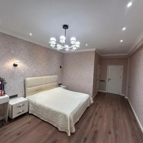 In Baku 135.0 m² apartment is for sale - Image 4