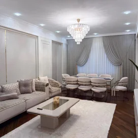 In Baku 200.0 m² apartment is for sale - Image 4