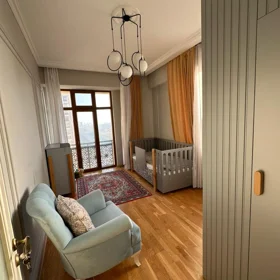 In Baku 117.0 m² apartment is for sale - Image 2