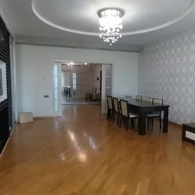In Baku 180.0 m² apartment is for rent - Image 2