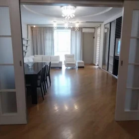 In Baku 180.0 m² apartment is for rent - Image 3