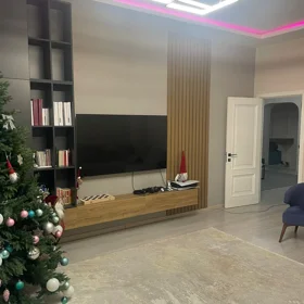 In Baku 135.0 m² apartment is for rent - Image 3