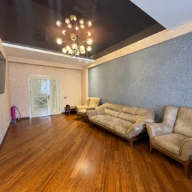 In Baku 130.0 m² apartment is for sale - Image 2