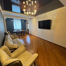 In Baku 130.0 m² apartment is for sale - Image 3