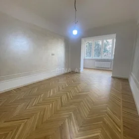In Baku 80.0 m² apartment is for sale - Image 4