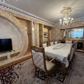 In Baku 236.0 m² apartment is for rent - Image 3