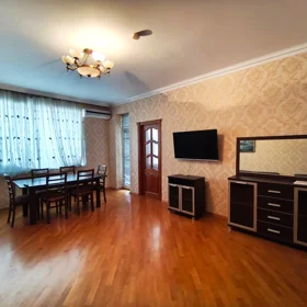 In Baku 100.0 m² apartment is for rent - Image 2