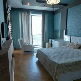 In Baku 170.0 m² apartment is for rent - Image 2