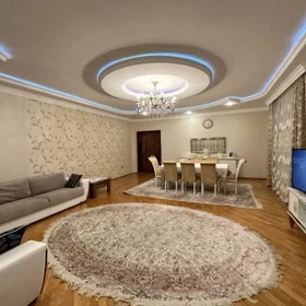 In Baku 130.0 m² apartment is for rent - Image 3