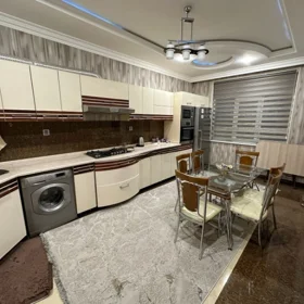 In Baku 130.0 m² apartment is for rent - Image 5