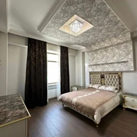 In Baku 128.0 m² apartment is for rent - Image 4