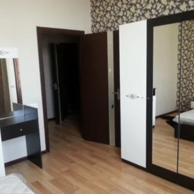 In Baku 92.0 m² apartment is for rent - Image 2