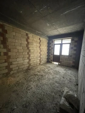 In Baku 70.0 m² apartment is for sale - Image 3