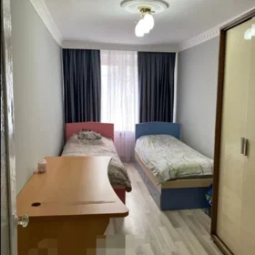 In Baku 70.0 m² apartment is for sale - Image 2