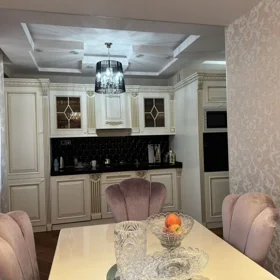 In Baku 90.0 m² apartment is for rent - Image 3