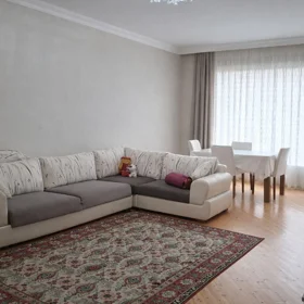 In Baku 200.0 m² house with 4.0 rooms is for rent - Image 2