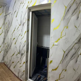 In Baku 70.0 m² apartment is for sale - Image 2