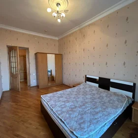 In Baku 90.0 m² apartment is for rent - Image 3