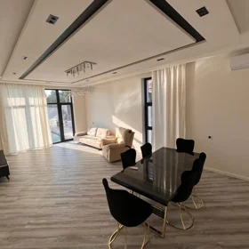 In Baku 300.0 m² house with 5.0 rooms is for sale - Image 3
