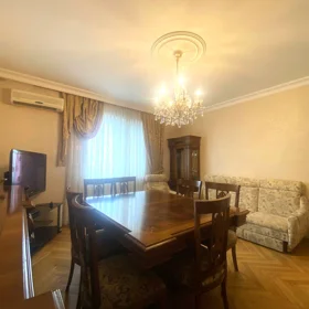 In Baku 110.0 m² apartment is for sale - Image 2