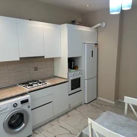 In Baku 110.0 m² apartment is for rent - Image 3