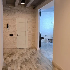 In Baku 150.0 m² apartment is for rent - Image 3