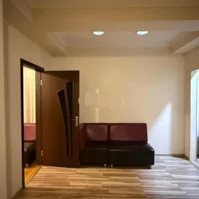 In Baku 80.0 m² apartment is for rent - Image 4