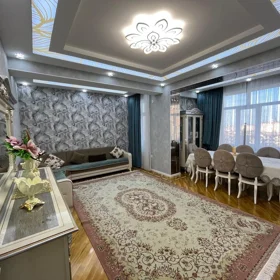 In Baku 142.0 m² apartment is for sale - Image 3