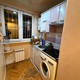 In Baku 100.0 m² apartment is for sale - Image 2