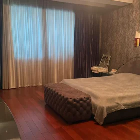 In Baku 170.0 m² apartment is for sale - Image 4