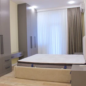 In Baku 137.0 m² apartment is for rent - Image 2