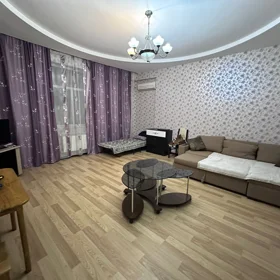 In Baku 100.0 m² apartment is for sale - Image 2