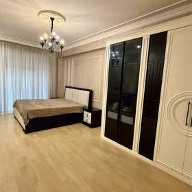 In Baku 140.0 m² apartment is for rent - Image 5