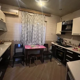 In Baku 100.0 m² apartment is for sale - Image 2