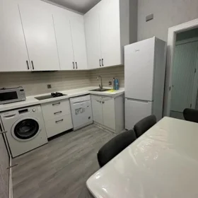 In Baku 70.0 m² apartment is for rent - Image 4