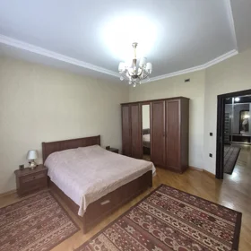 In Baku 130.0 m² apartment is for sale - Image 3